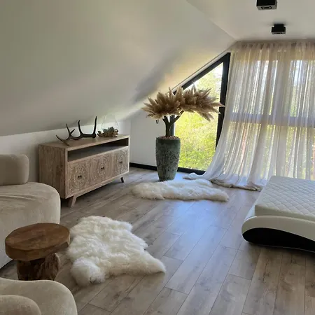 بيت للعطل W Szczerym Lesie - Z Sauna I Jacuzzi W Lesie Nad Jeziorem Mucharskim *
