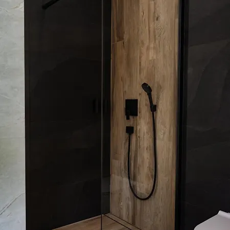 بيت للعطل W Szczerym Lesie - Z Sauna I Jacuzzi W Lesie Nad Jeziorem Mucharskim