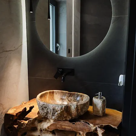 Holiday home W Szczerym Lesie - Z Sauna I Jacuzzi W Lesie Nad Jeziorem Mucharskim *